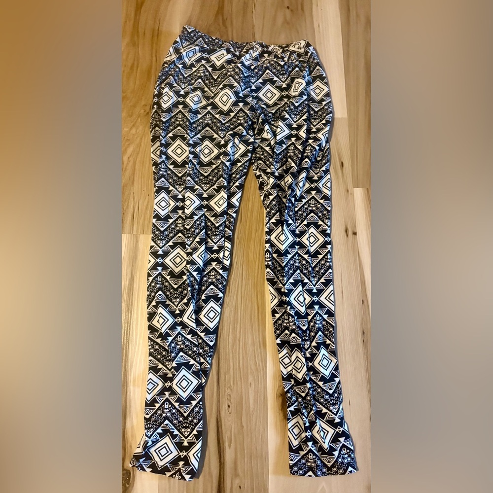 Women’s Geometric Patterned Leggings